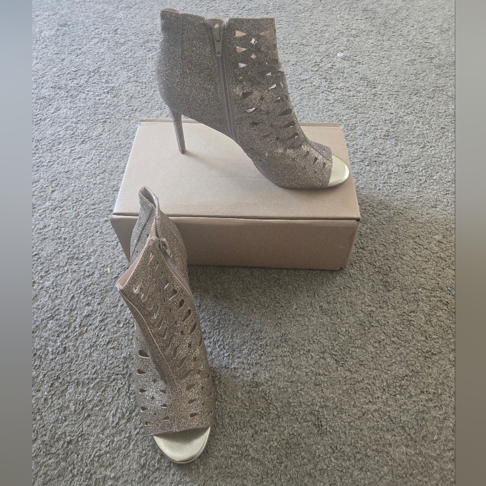 Nine West Brown Heeled Shoes with Elegant Design